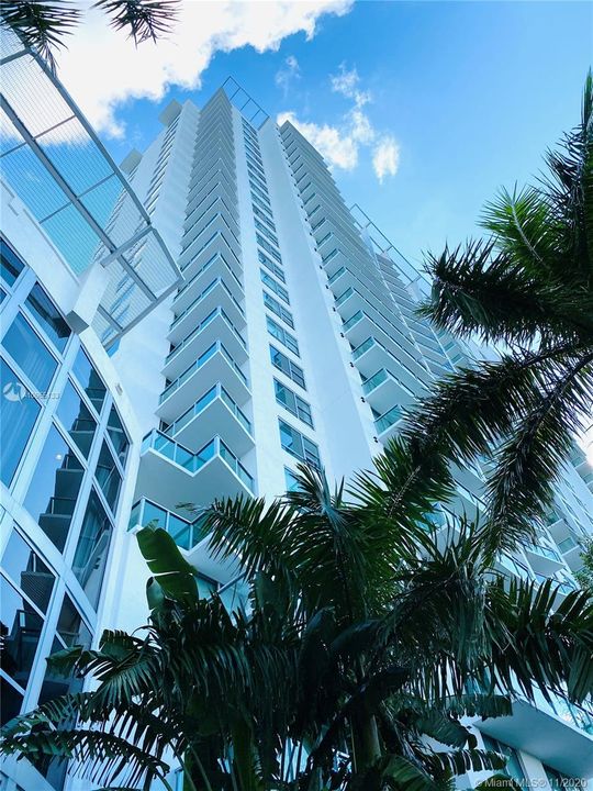 Recently Rented: $2,100 (2 beds, 2 baths, 1165 Square Feet)