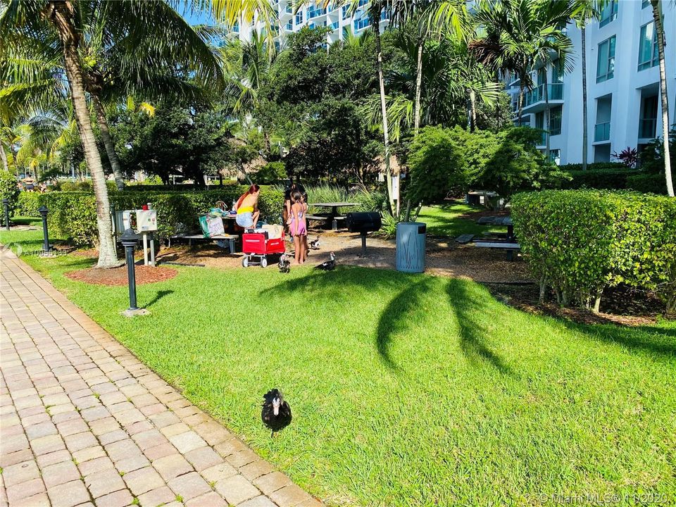 Recently Rented: $2,100 (2 beds, 2 baths, 1165 Square Feet)