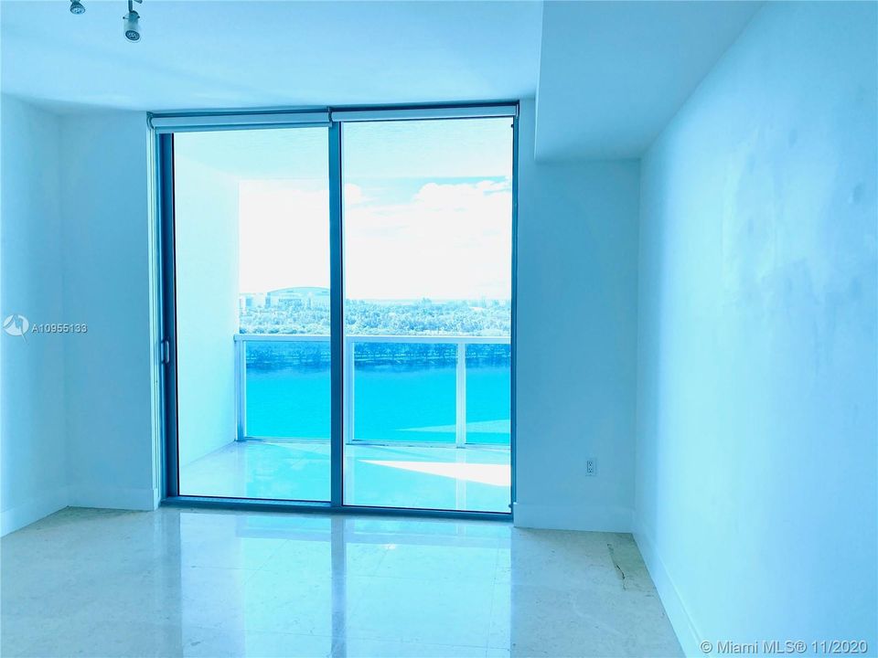 Recently Rented: $2,100 (2 beds, 2 baths, 1165 Square Feet)