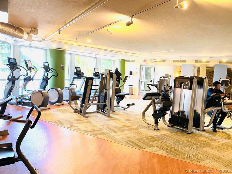 Recently Rented: $2,100 (2 beds, 2 baths, 1165 Square Feet)