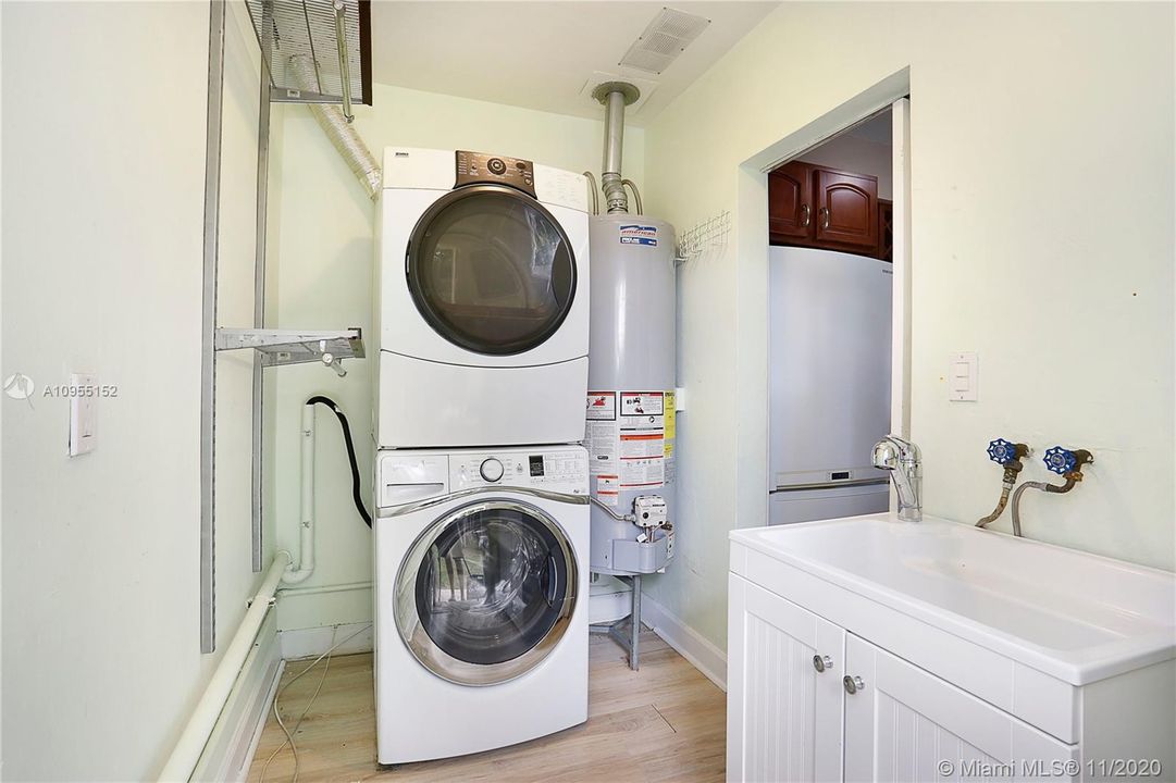 Недавно арендовано: $3,350 (3 спален, 2 ванн, 1324 Квадратных фут)