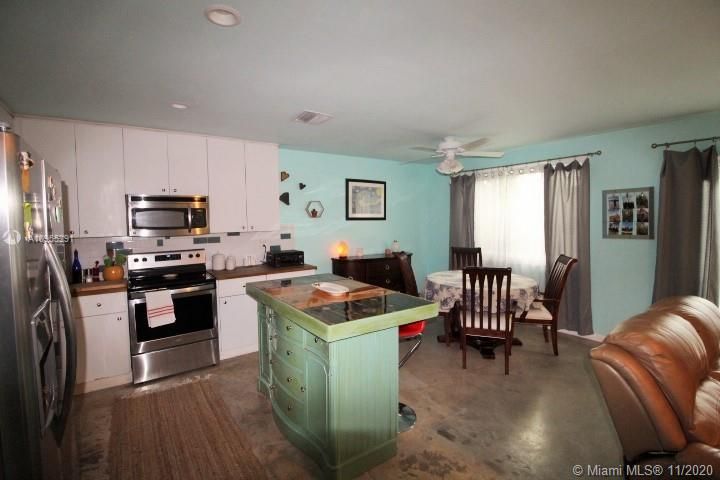 Vendido Recientemente: $225,000 (2 camas, 2 baños, 987 Pies cuadrados)