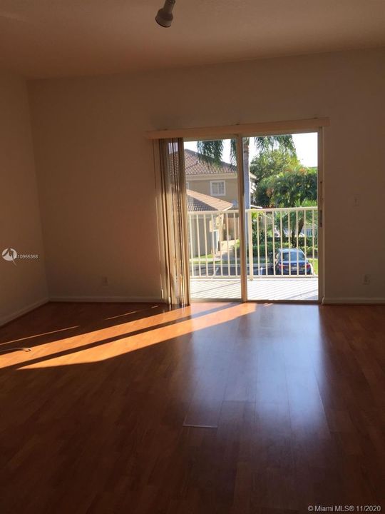 Recently Rented: $1,550 (2 beds, 2 baths, 1080 Square Feet)