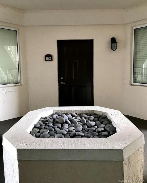 Recently Sold: $265,000 (3 beds, 2 baths, 1207 Square Feet)