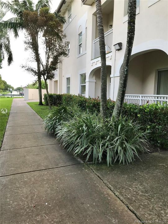 Recently Sold: $265,000 (3 beds, 2 baths, 1207 Square Feet)