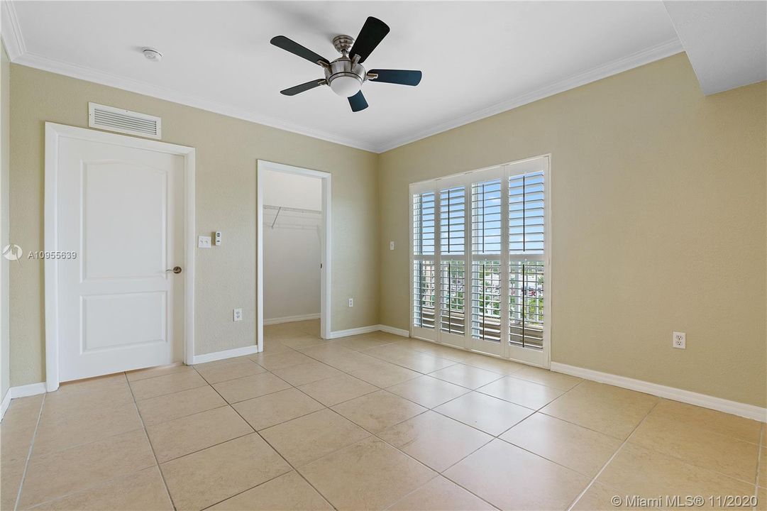 Vendido Recientemente: $210,000 (1 camas, 1 baños, 786 Pies cuadrados)