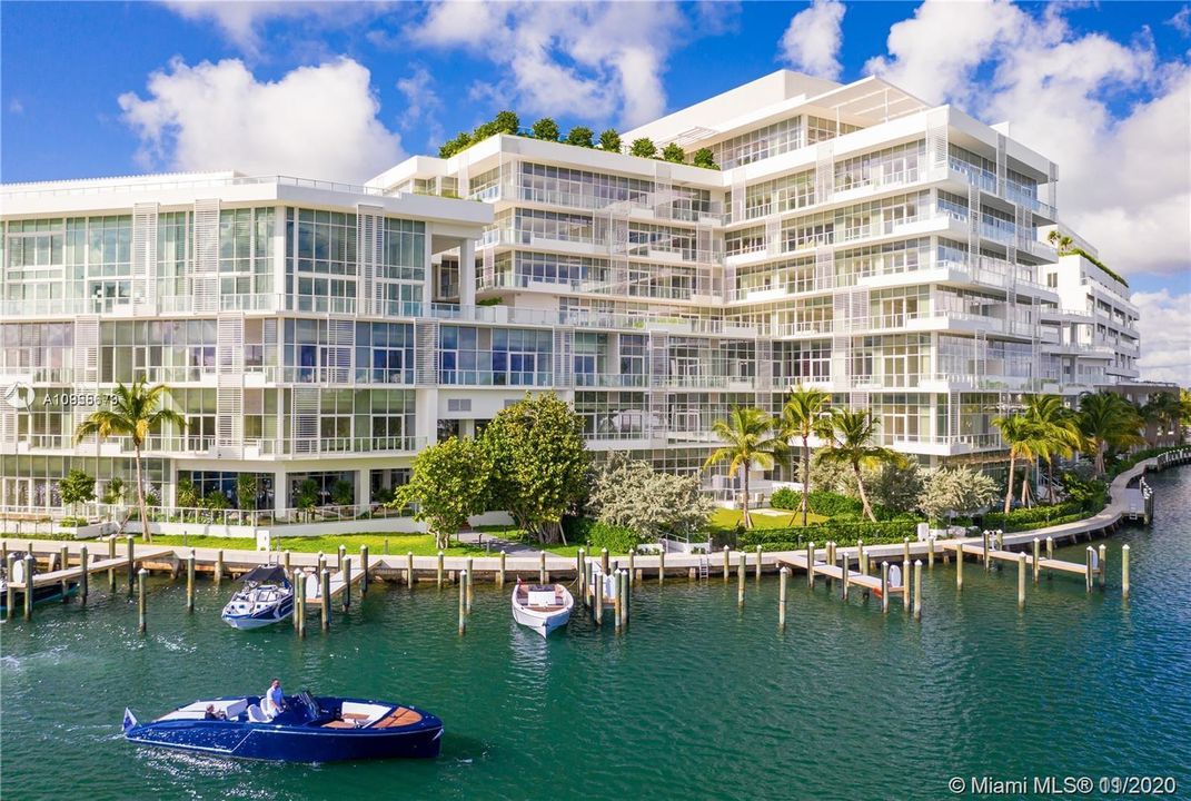 Recently Sold: $17,085,000 (4 beds, 4 baths, 6332 Square Feet)