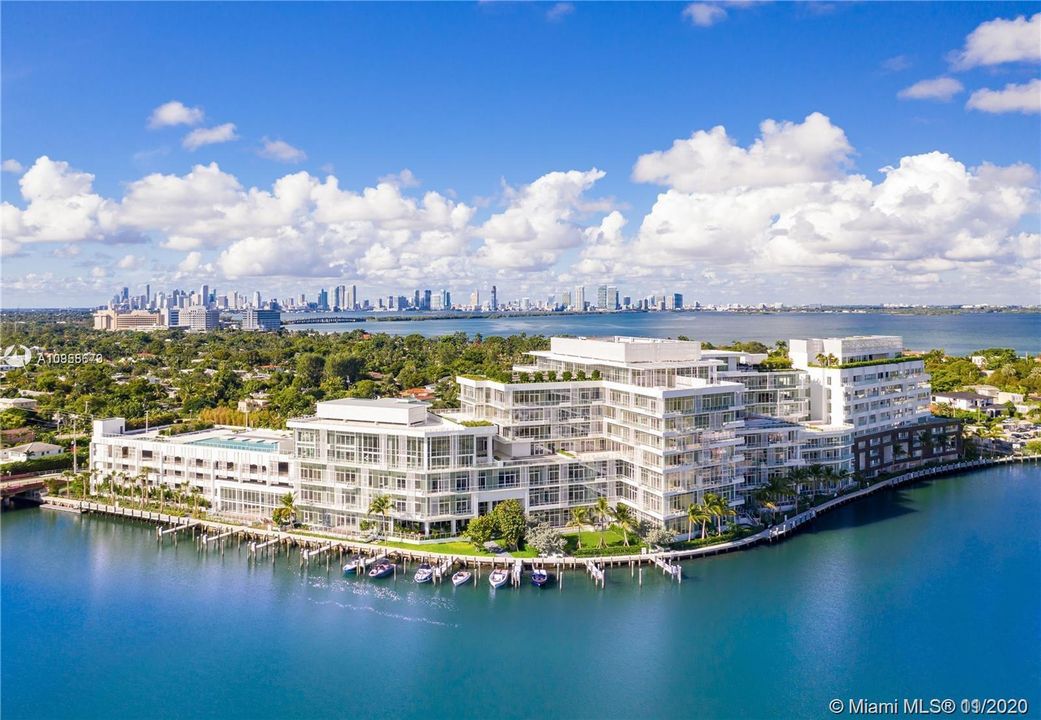 Recently Sold: $17,085,000 (4 beds, 4 baths, 6332 Square Feet)