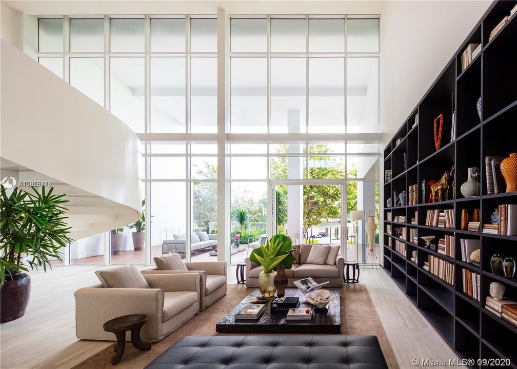 Recently Sold: $17,085,000 (4 beds, 4 baths, 6332 Square Feet)