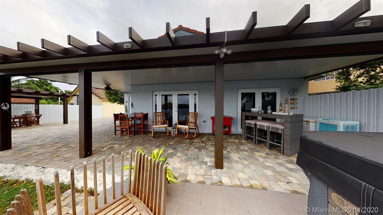 Vendido Recientemente: $420,000 (3 camas, 2 baños, 1410 Pies cuadrados)
