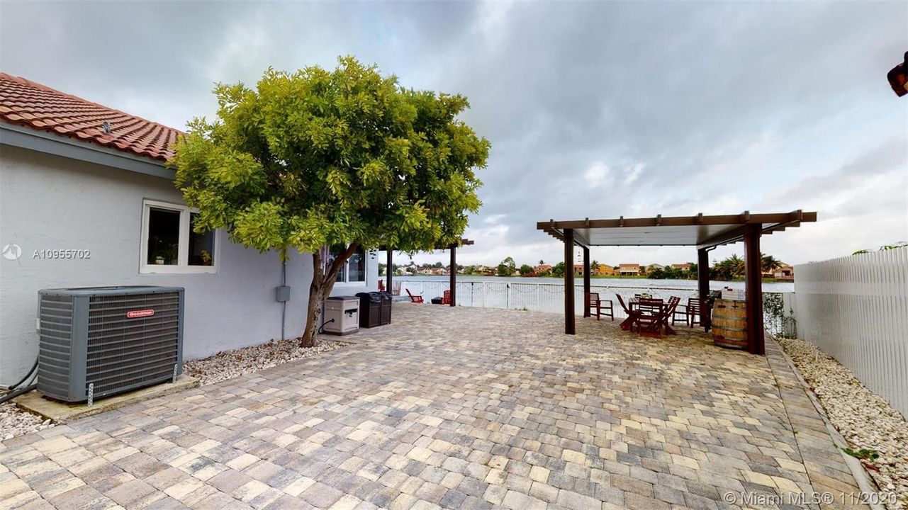 Vendido Recientemente: $420,000 (3 camas, 2 baños, 1410 Pies cuadrados)