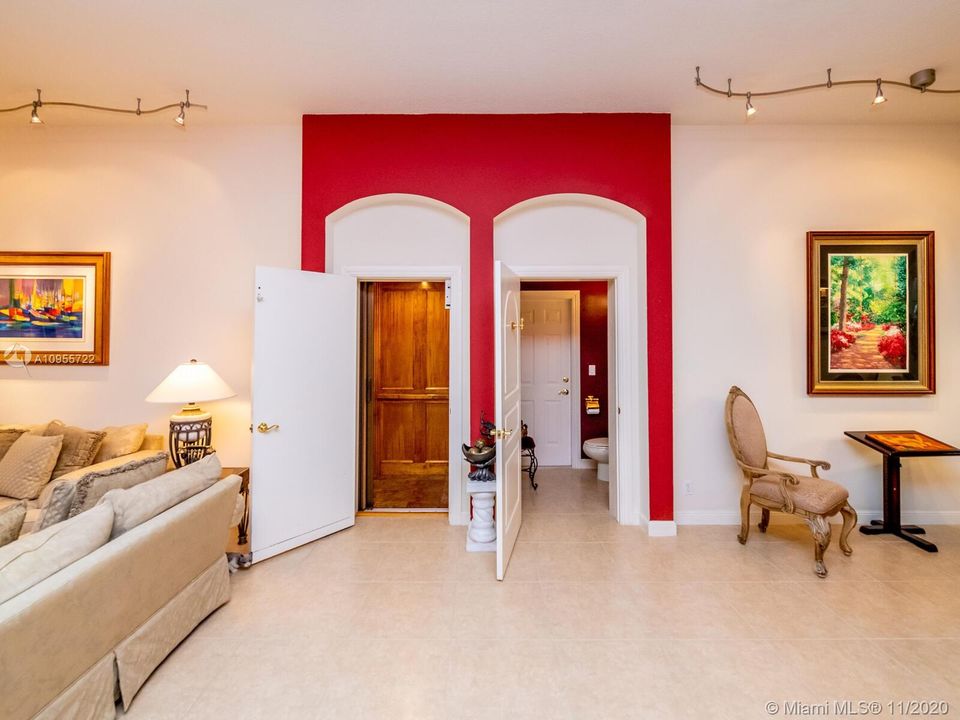 Vendido Recientemente: $649,500 (5 camas, 4 baños, 3656 Pies cuadrados)