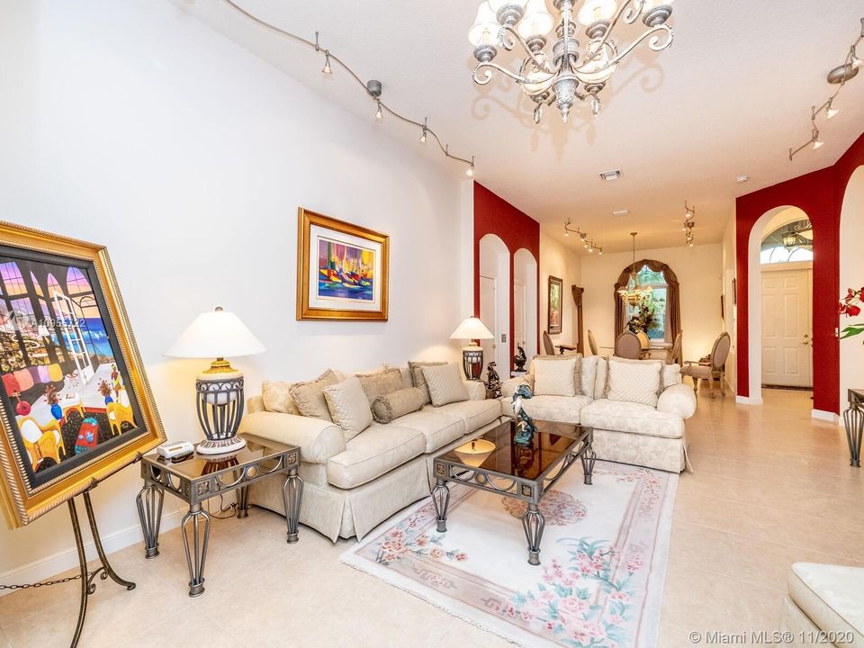 Vendido Recientemente: $649,500 (5 camas, 4 baños, 3656 Pies cuadrados)