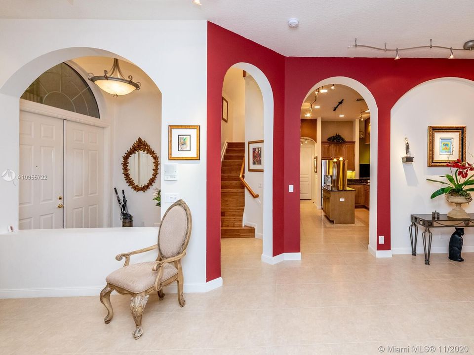 Vendido Recientemente: $649,500 (5 camas, 4 baños, 3656 Pies cuadrados)