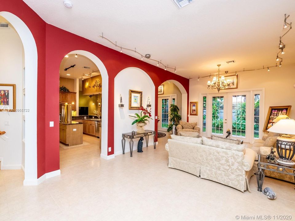 Vendido Recientemente: $649,500 (5 camas, 4 baños, 3656 Pies cuadrados)