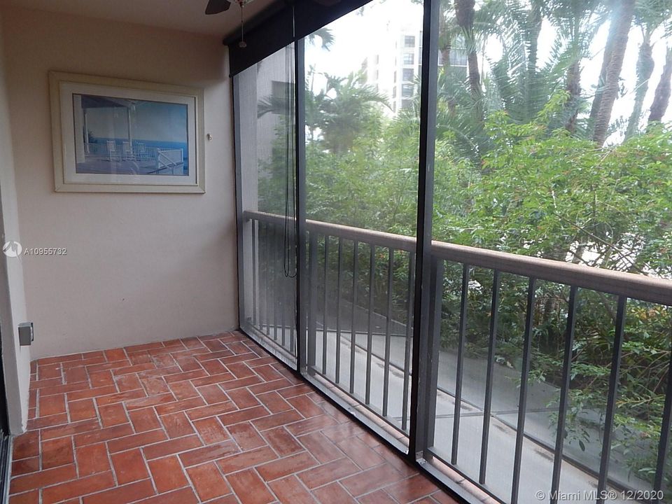 Recently Sold: $379,000 (1 beds, 1 baths, 972 Square Feet)