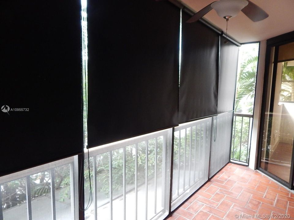 Recently Sold: $379,000 (1 beds, 1 baths, 972 Square Feet)