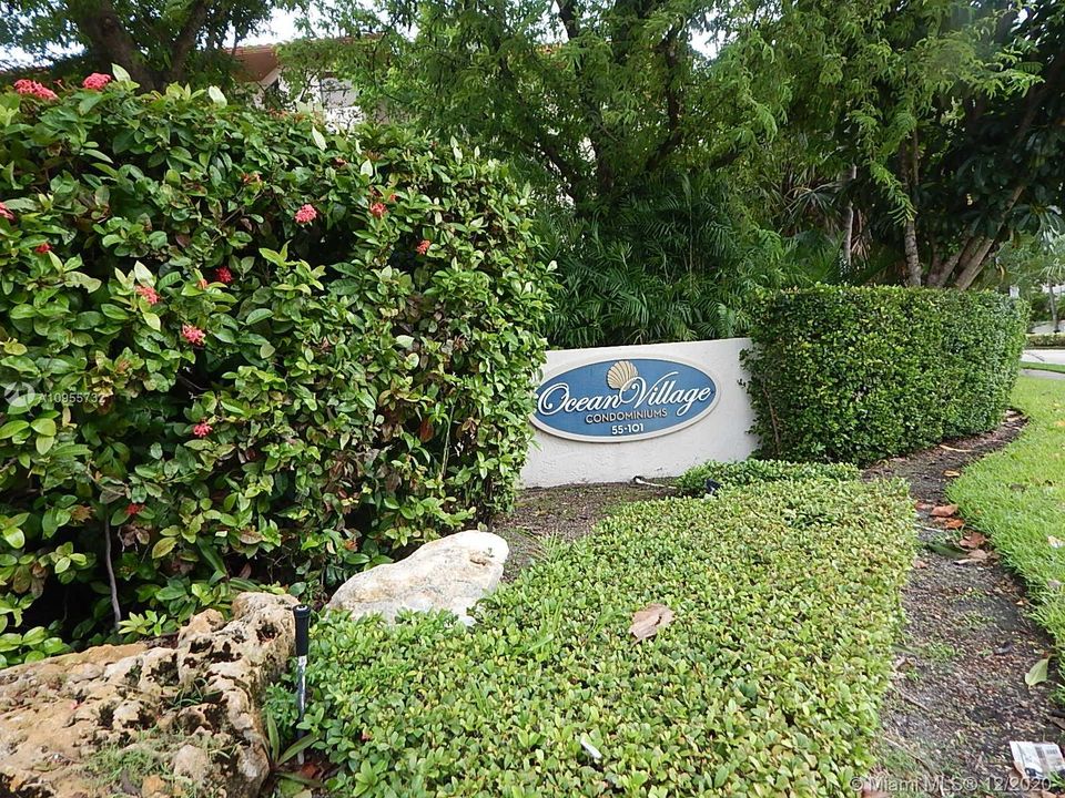 Recently Sold: $379,000 (1 beds, 1 baths, 972 Square Feet)