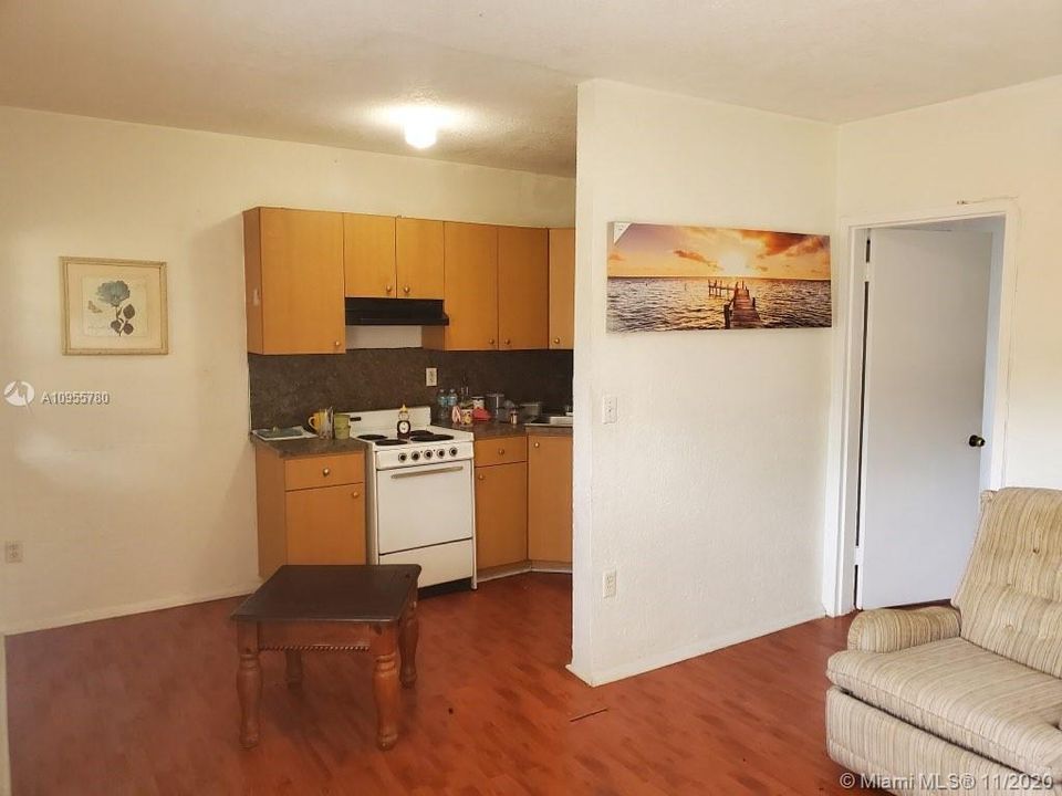 Vendido Recientemente: $99,000 (1 camas, 1 baños, 470 Pies cuadrados)