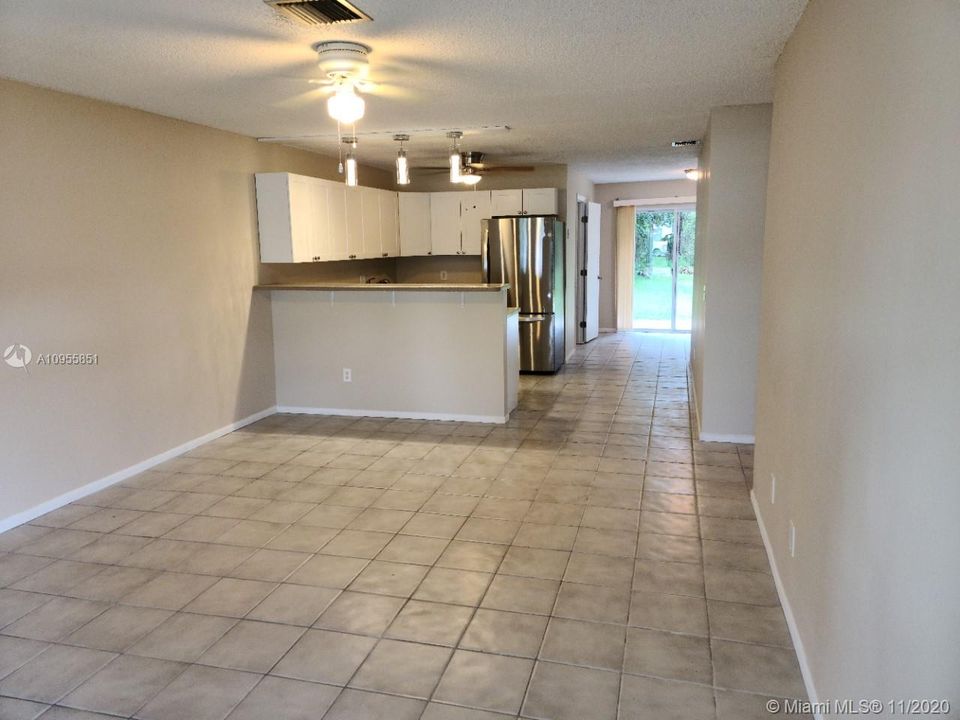 Recently Rented: $1,375 (2 beds, 1 baths, 1131 Square Feet)