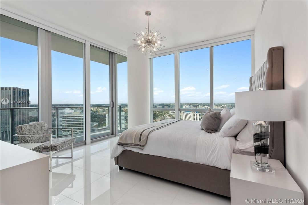 Master bedroom with en-suite bath and custom closets