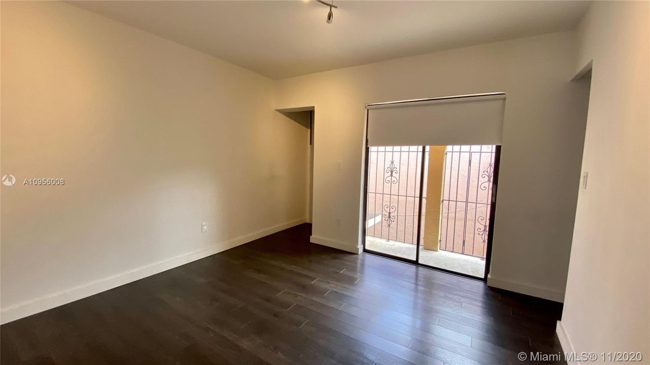 Recently Rented: $2,000 (3 beds, 1 baths, 1030 Square Feet)