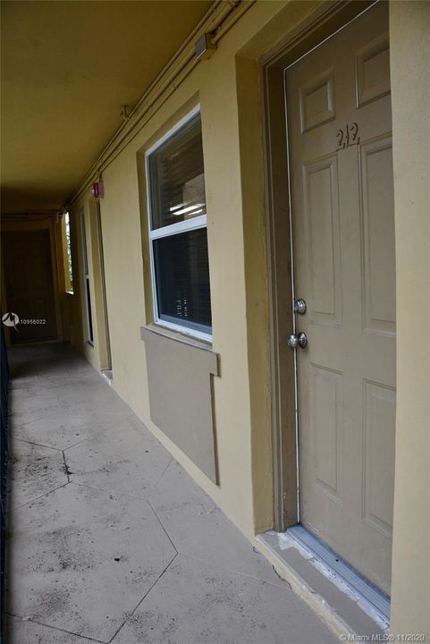 Recently Sold: $164,900 (2 beds, 1 baths, 631 Square Feet)