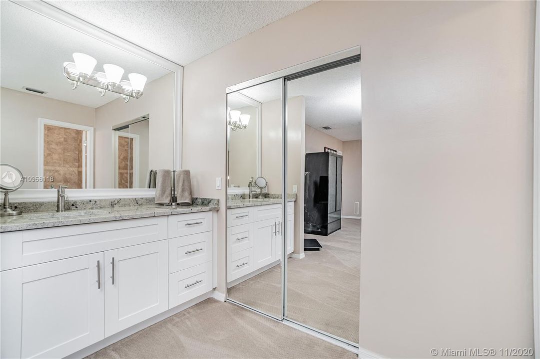 Recently Sold: $439,000 (3 beds, 2 baths, 2585 Square Feet)