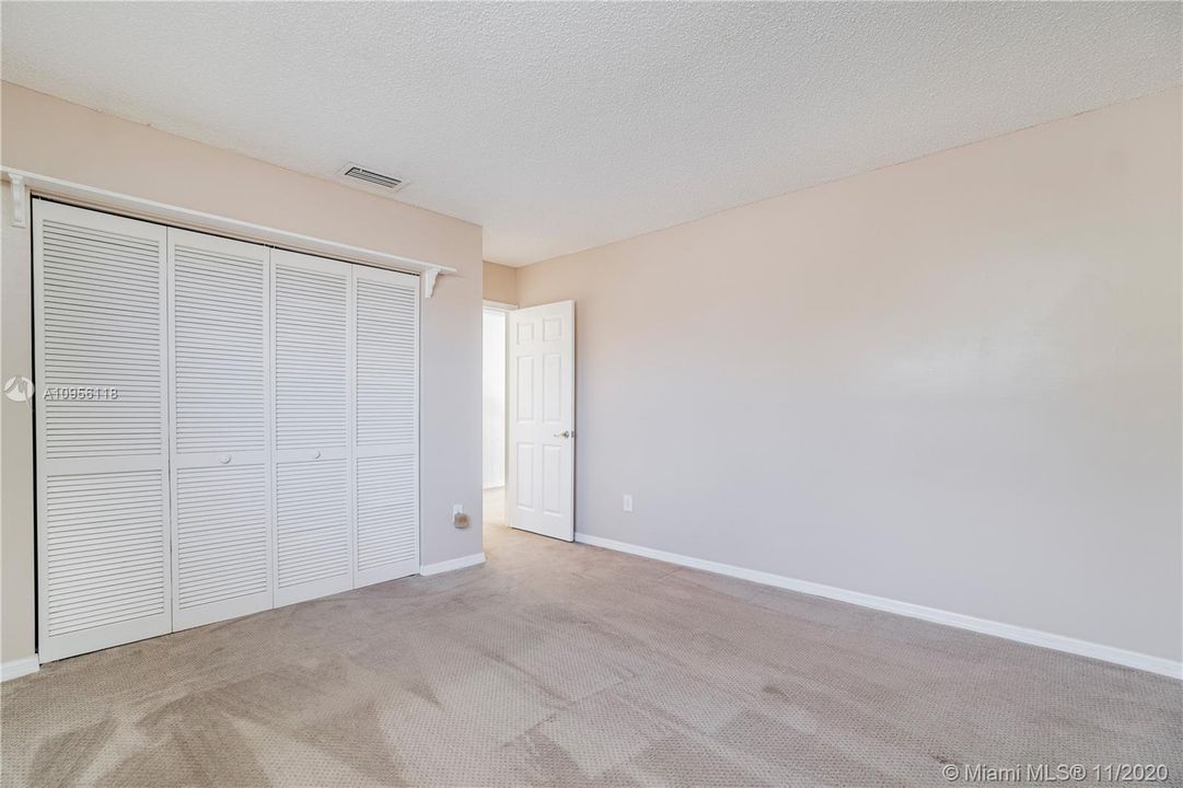 Recently Sold: $439,000 (3 beds, 2 baths, 2585 Square Feet)