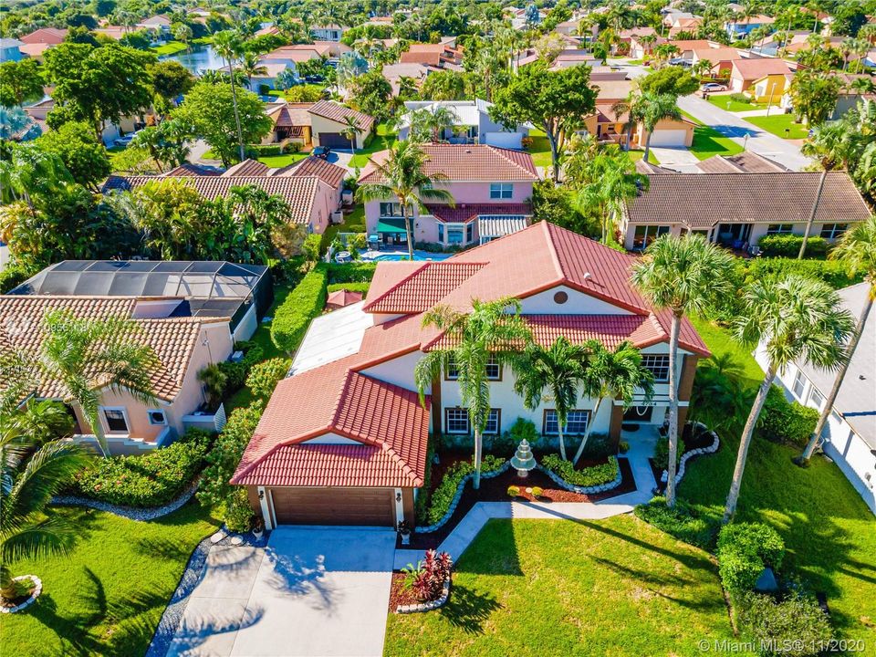 Recently Sold: $439,000 (3 beds, 2 baths, 2585 Square Feet)