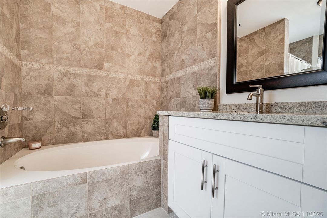 Recently Sold: $439,000 (3 beds, 2 baths, 2585 Square Feet)