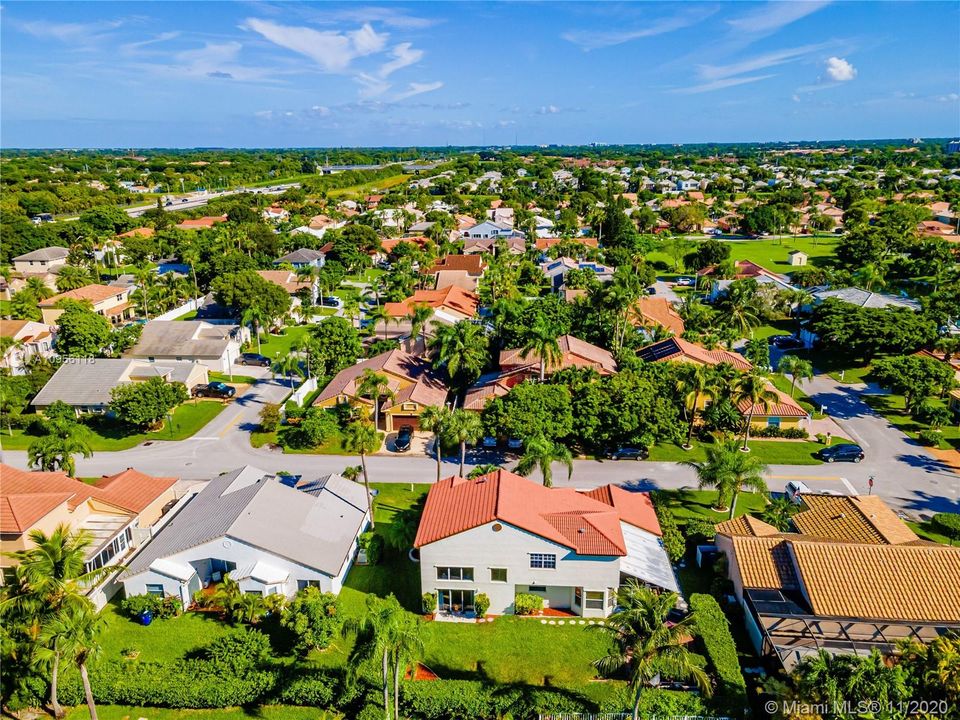 Recently Sold: $439,000 (3 beds, 2 baths, 2585 Square Feet)