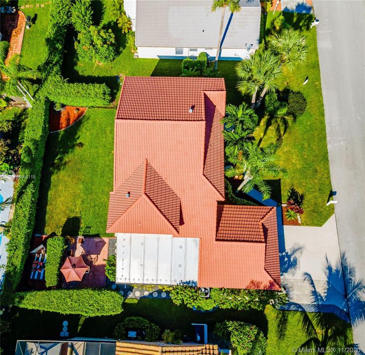 Recently Sold: $439,000 (3 beds, 2 baths, 2585 Square Feet)