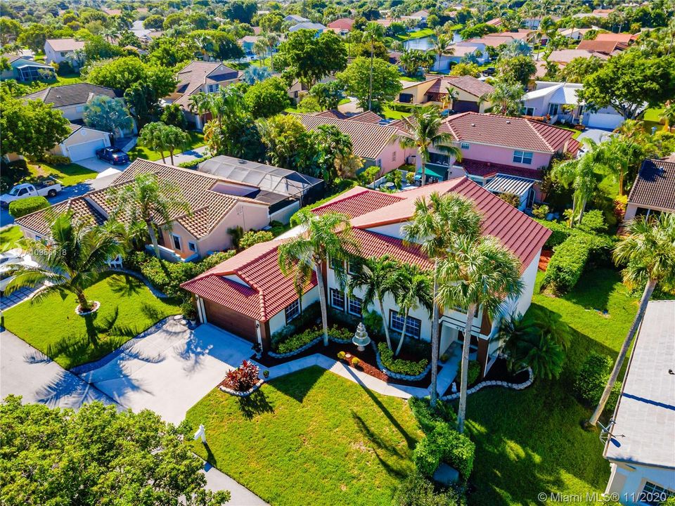 Recently Sold: $439,000 (3 beds, 2 baths, 2585 Square Feet)