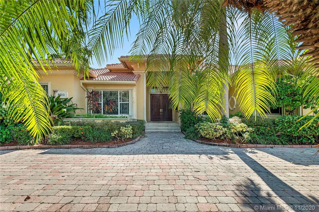 Recently Sold: $1,549,817 (4 beds, 3 baths, 2912 Square Feet)