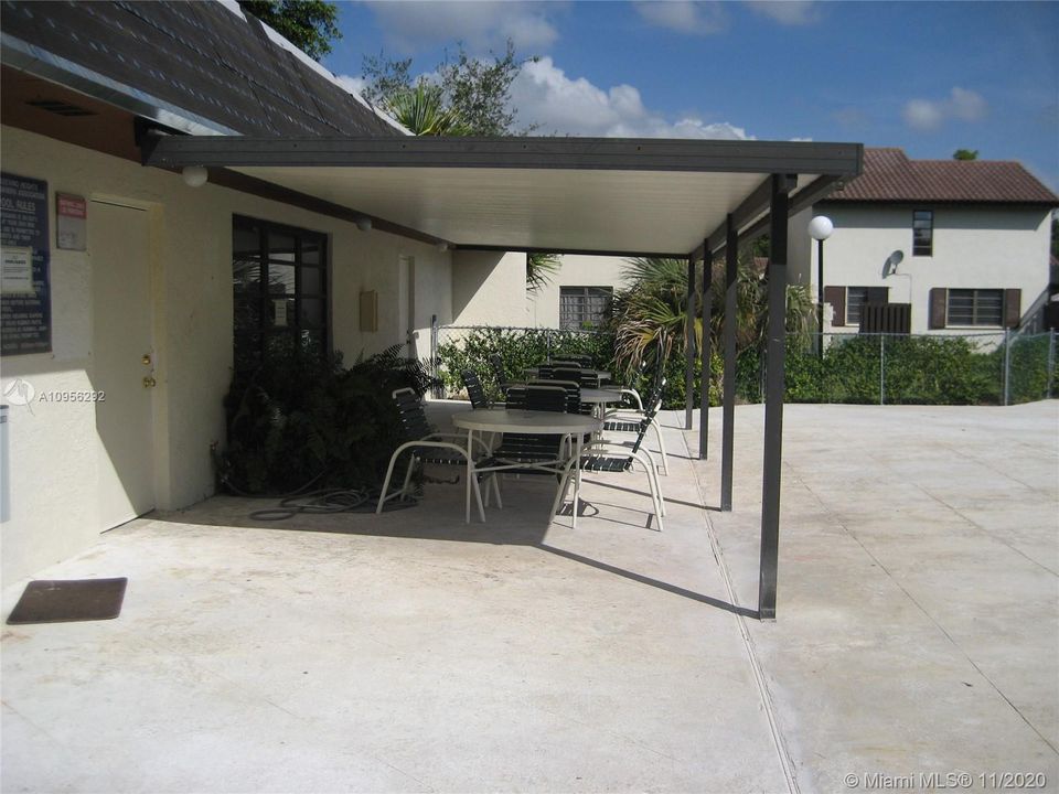Recently Rented: $2,350 (3 beds, 2 baths, 1724 Square Feet)