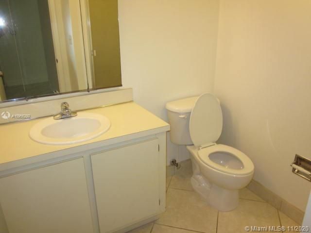 Recently Rented: $2,350 (3 beds, 2 baths, 1724 Square Feet)