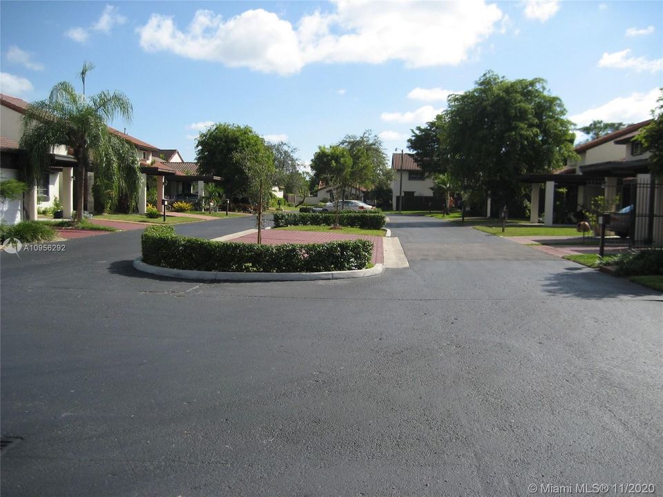 Recently Rented: $2,350 (3 beds, 2 baths, 1724 Square Feet)