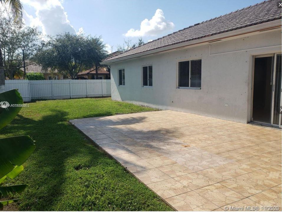 Recently Rented: $2,450 (3 beds, 2 baths, 1523 Square Feet)