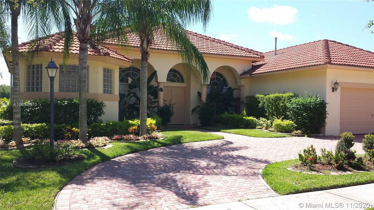 Recently Rented: $4,500 (4 beds, 3 baths, 2830 Square Feet)