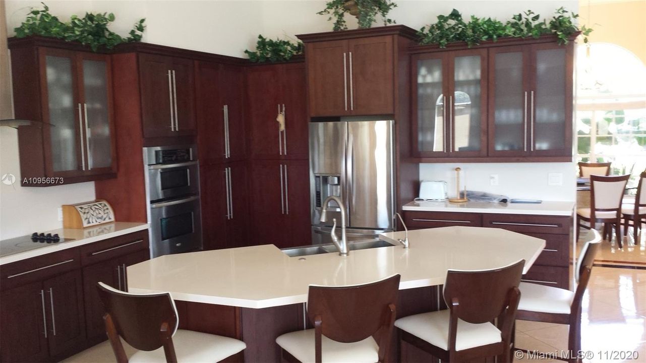 Recently Rented: $4,500 (4 beds, 3 baths, 2830 Square Feet)