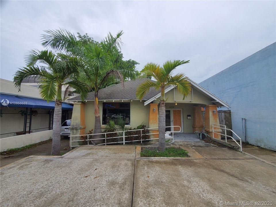Recently Sold: $4,250,000 (2 beds, 1 baths, 1340 Square Feet)