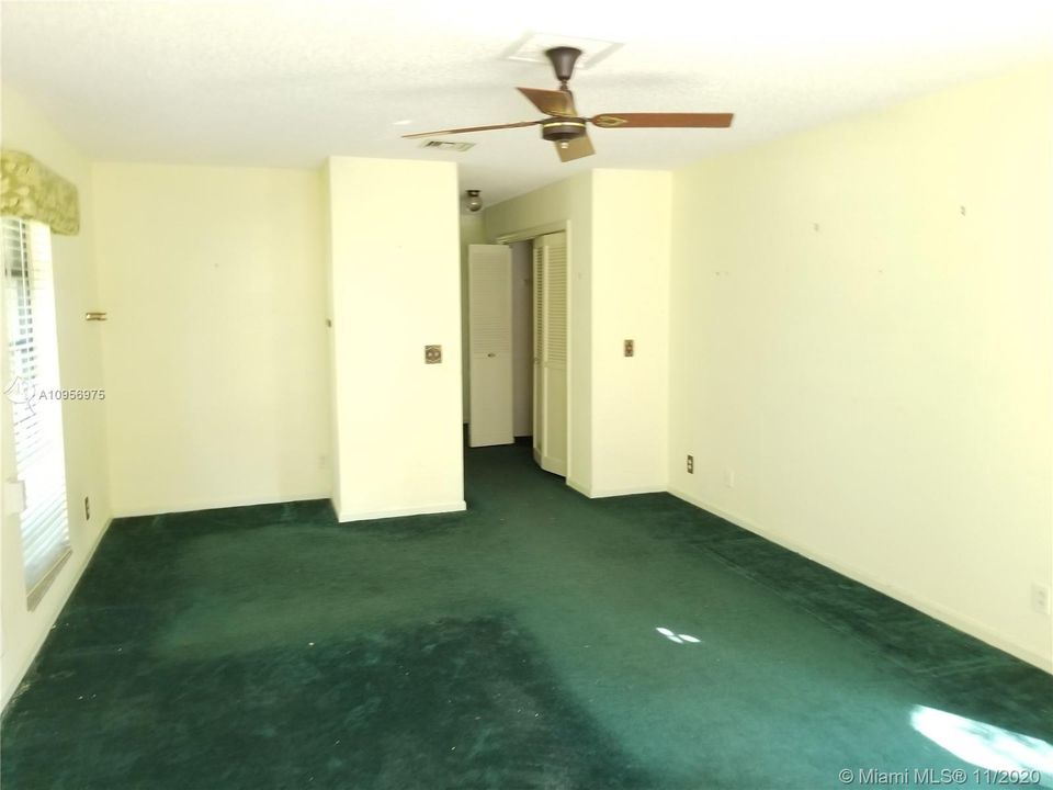 Vendido Recientemente: $390,000 (3 camas, 2 baños, 2253 Pies cuadrados)