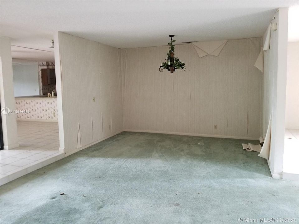 Vendido Recientemente: $390,000 (3 camas, 2 baños, 2253 Pies cuadrados)