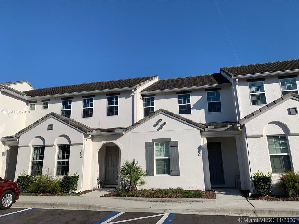 Recently Rented: $2,100 (4 beds, 4 baths, 2282 Square Feet)