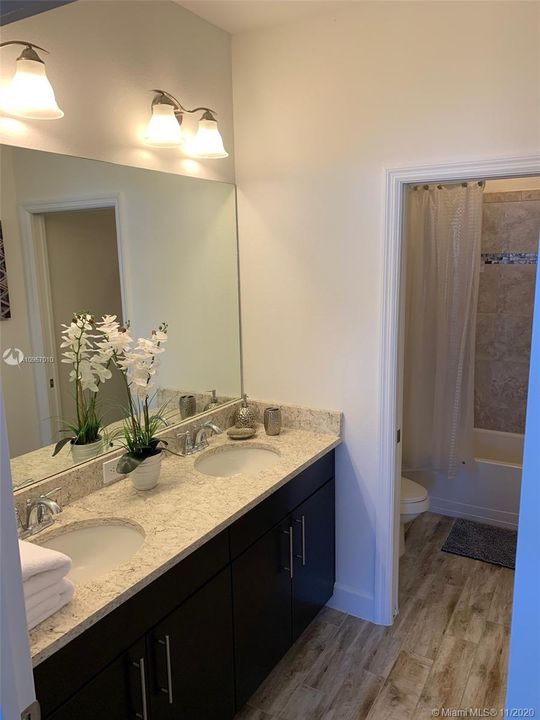 Recently Rented: $2,100 (4 beds, 4 baths, 2282 Square Feet)