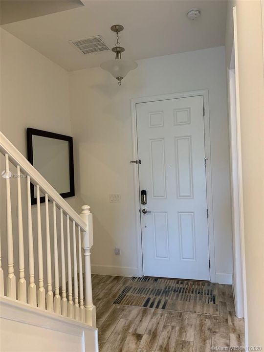 Recently Rented: $2,100 (4 beds, 4 baths, 2282 Square Feet)