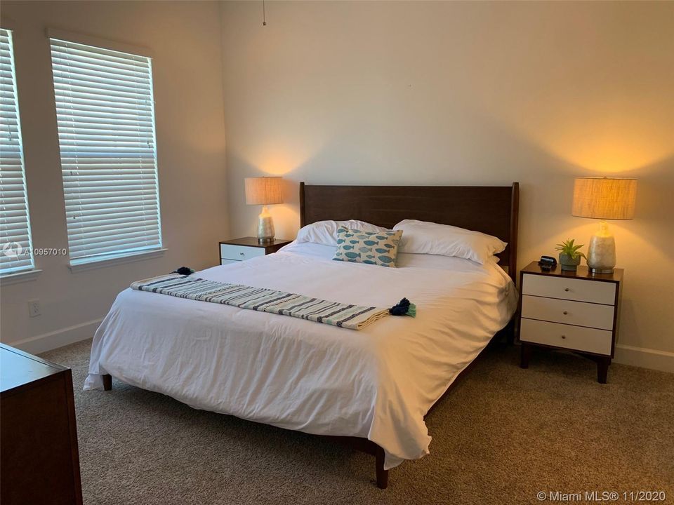 Recently Rented: $2,100 (4 beds, 4 baths, 2282 Square Feet)