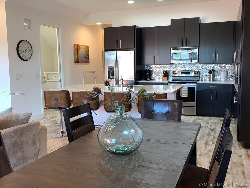 Recently Rented: $2,100 (4 beds, 4 baths, 2282 Square Feet)