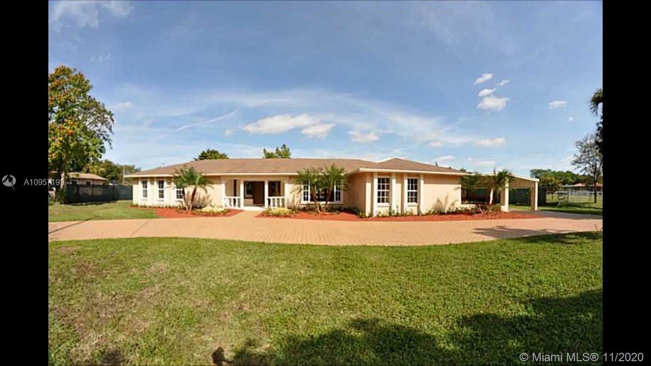 Vendido Recientemente: $1,300,000 (4 camas, 3 baños, 4247 Pies cuadrados)